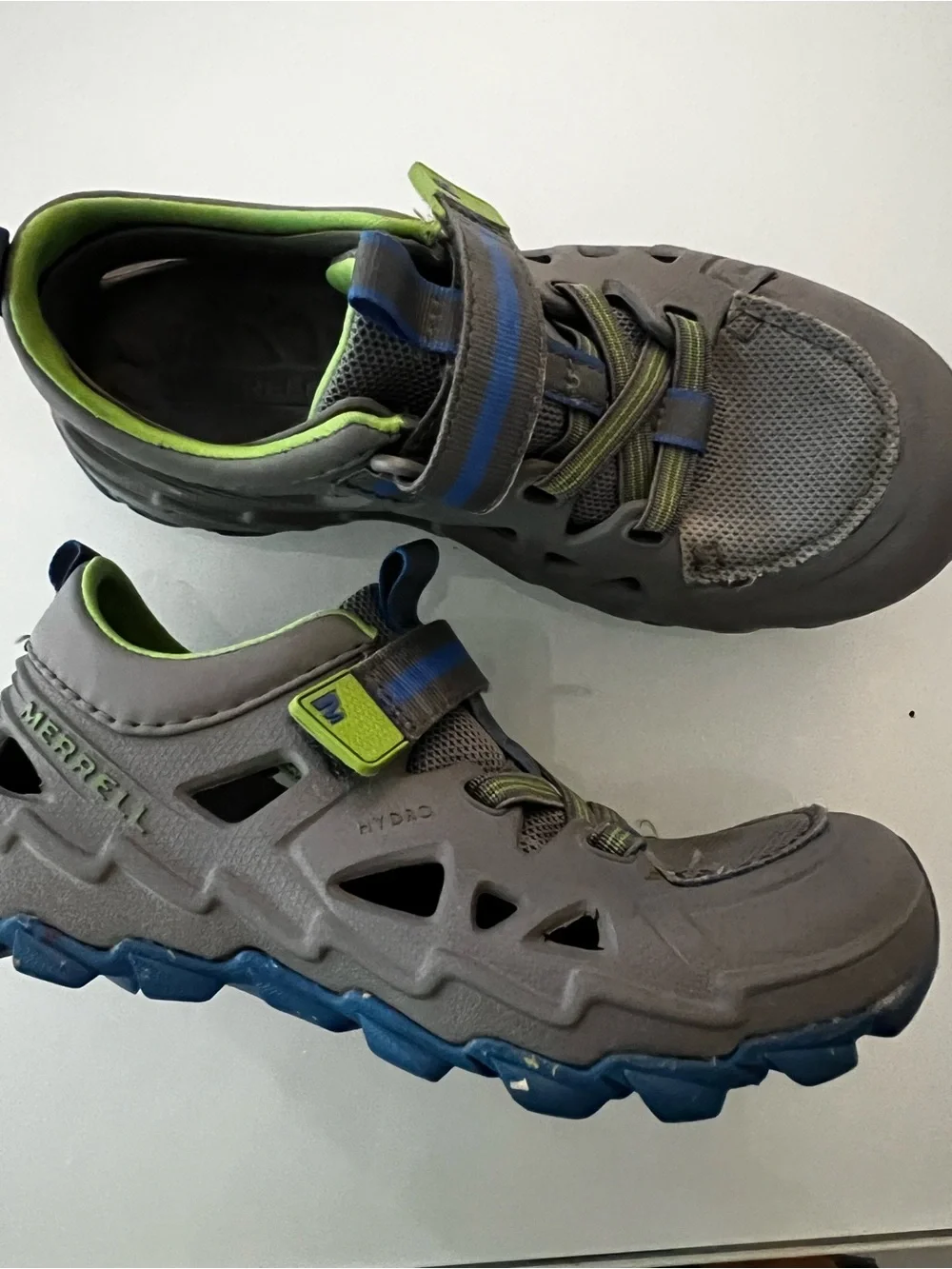 Merrell Boy’s Waterproof shoes sandals Size 13M